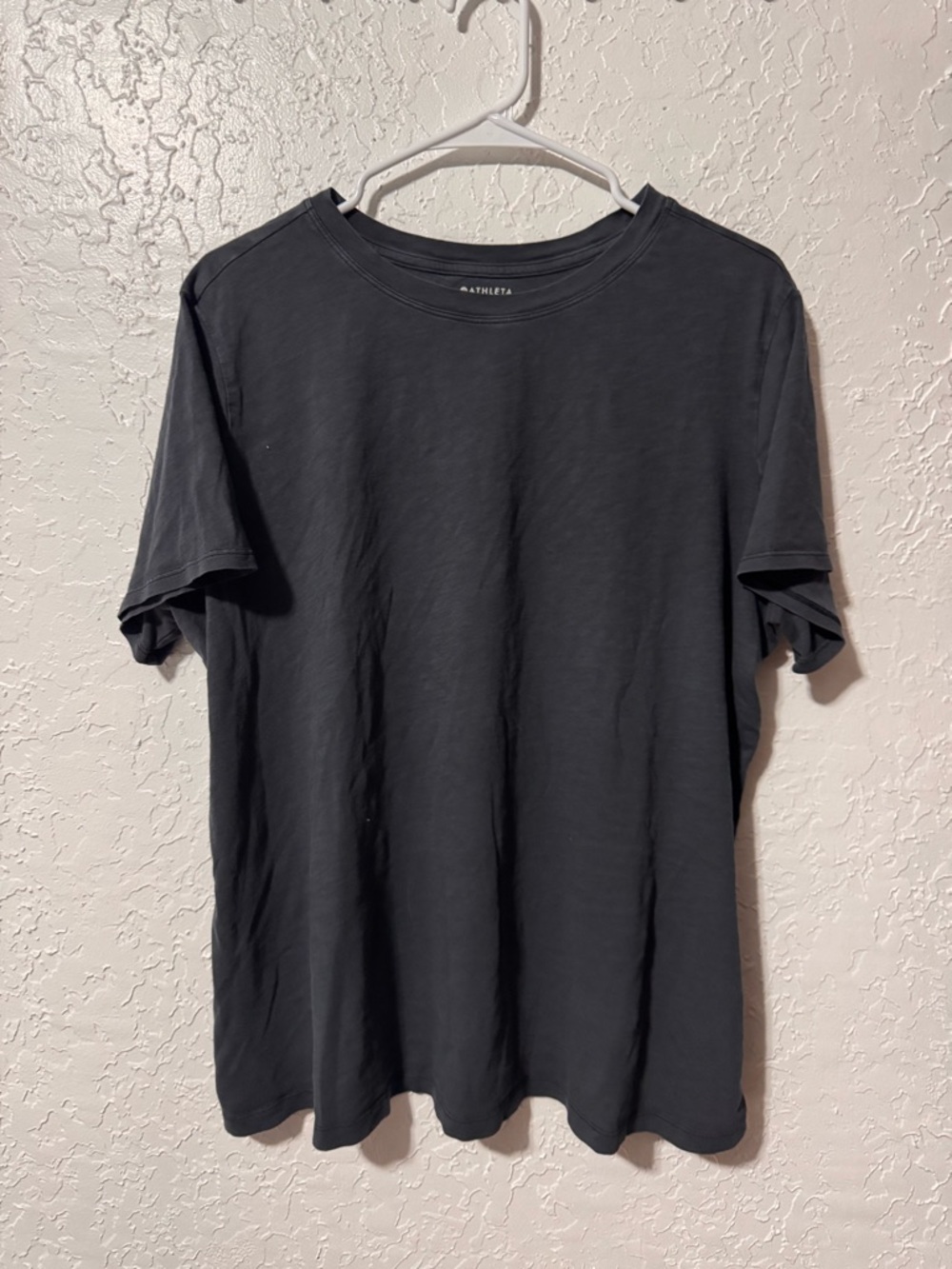 Athleta Womens Top Short Sleeve T-Shirt
Dark grey
Women’s size 2X